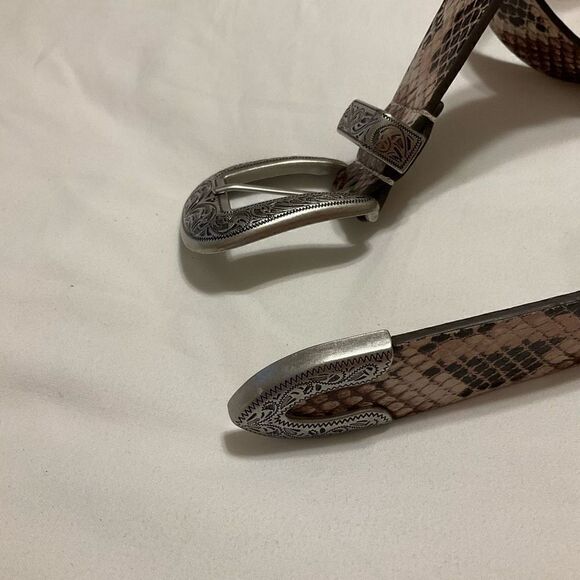 Urban Outfitters Snakeskin Belt with Silver Hardware, Medium - Picture 5 of 10